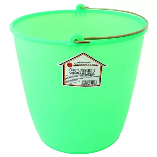 Cubeta flexible N. 14 de plastico para 1 0 Lt.