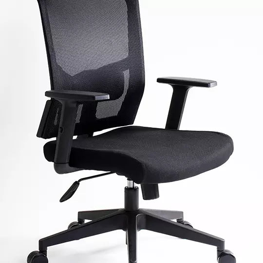 Silla ejecutiva ERGO mod. Caselli reclin able con descansa brazos color negro